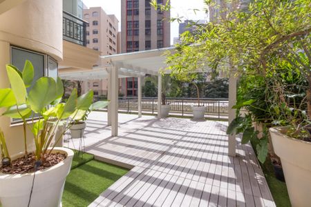 Apartamento à venda com 456m², 4 quartos e 5 vagas Apartamento à venda com 456m², 4 quartos e 5 vagasVaranda