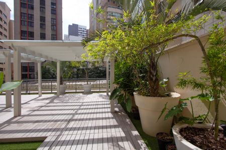 Apartamento à venda com 456m², 4 quartos e 5 vagas Apartamento à venda com 456m², 4 quartos e 5 vagasVaranda