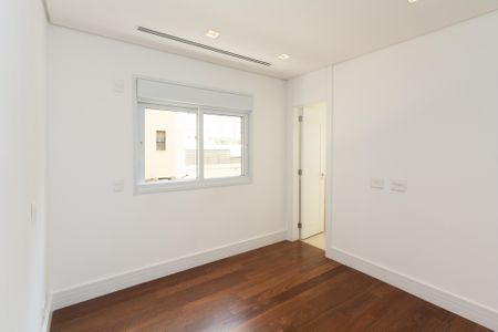 Apartamento à venda com 456m², 4 quartos e 5 vagas Apartamento à venda com 456m², 4 quartos e 5 vagasSuíte 3