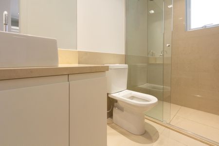 Apartamento à venda com 456m², 4 quartos e 5 vagas Apartamento à venda com 456m², 4 quartos e 5 vagasBanheiro da Suíte 1