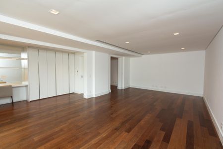 Apartamento à venda com 456m², 4 quartos e 5 vagas Apartamento à venda com 456m², 4 quartos e 5 vagasSala 2