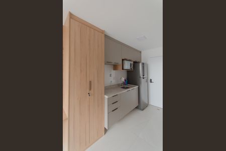 Cozinha de apartamento para alugar com 1 quarto, 25m² em Vila Mariana, São Paulo