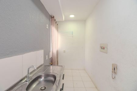 Apartamento à venda com 40m², 2 quartos e 1 vaga Apartamento à venda com 40m², 2 quartos e 1 vagaCozinha e Área de Serviço