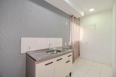 Apartamento à venda com 40m², 2 quartos e 1 vaga Apartamento à venda com 40m², 2 quartos e 1 vagaCozinha e Área de Serviço