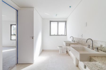 Apartamento à venda com 277m², 4 quartos e 4 vagasBanheiro da Suíte 4