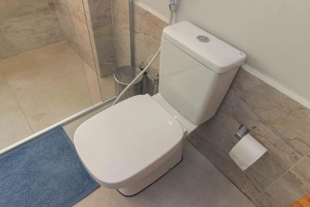 Apartamento à venda com 180m², 3 quartos e 1 vaga Apartamento à venda com 180m², 3 quartos e 1 vagaBanheiro da Suíte