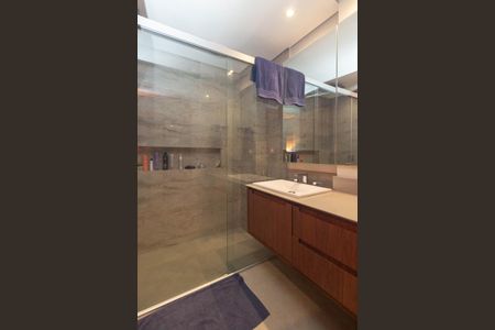 Apartamento à venda com 180m², 3 quartos e 1 vaga Apartamento à venda com 180m², 3 quartos e 1 vagaBanheiro Social
