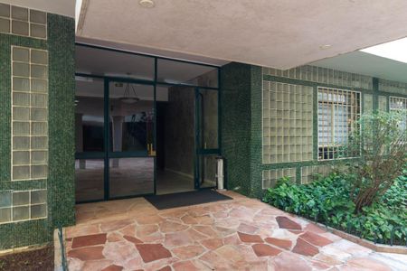 Apartamento à venda com 180m², 3 quartos e 1 vaga Apartamento à venda com 180m², 3 quartos e 1 vagaFachada do bloco