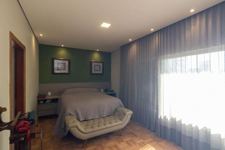 Apartamento à venda com 180m², 3 quartos e 1 vaga Apartamento à venda com 180m², 3 quartos e 1 vagaSuíte