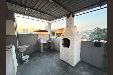 Casa à venda com 300m², 3 quartos e sem vagaÁrea de Serviço/churrasqueira