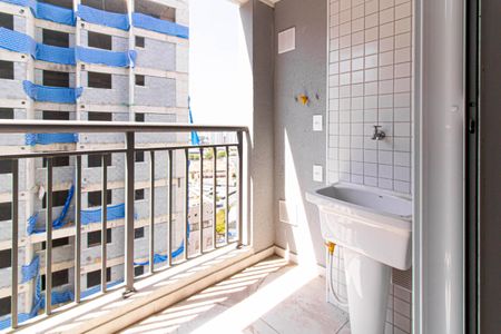 Apartamento à venda com 41m², 2 quartos e 1 vaga Apartamento à venda com 41m², 2 quartos e 1 vagaVaranda e Área de Serviço