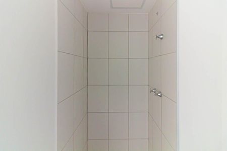 Apartamento à venda com 41m², 2 quartos e 1 vaga Apartamento à venda com 41m², 2 quartos e 1 vagaBanheiro Social