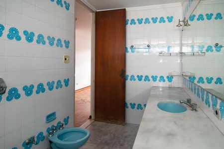 Apartamento à venda com 130m², 3 quartos e 1 vaga Apartamento à venda com 130m², 3 quartos e 1 vagaBanheiro da Suíte