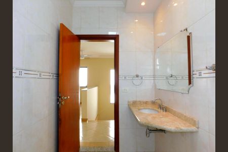 Casa de condomínio para alugar com 265m², 3 quartos e 4 vagasBanheiro