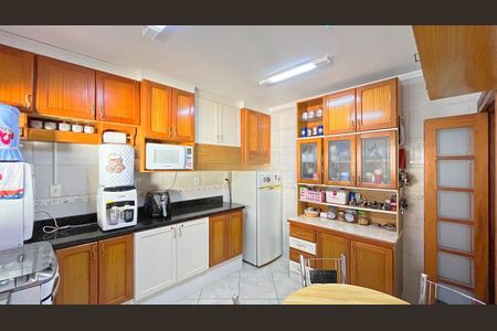 Casa à venda com 162m², 3 quartos e 4 vagas Casa à venda com 162m², 3 quartos e 4 vagasCozinha