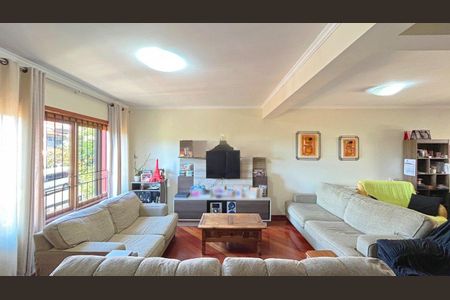 Casa à venda com 162m², 3 quartos e 4 vagas Casa à venda com 162m², 3 quartos e 4 vagasSala