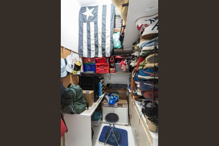 Apartamento à venda com 75m², 2 quartos e 1 vaga Apartamento à venda com 75m², 2 quartos e 1 vagaQuarto de Serviço