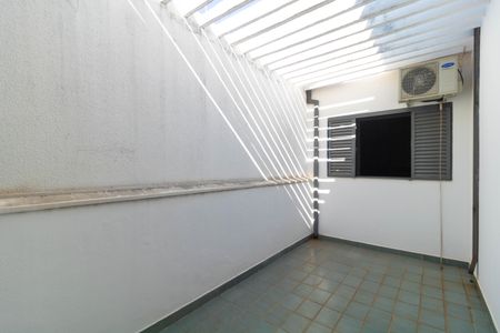 Casa à venda com 206m², 3 quartos e 5 vagas Casa à venda com 206m², 3 quartos e 5 vagasVaranda Sala de TV