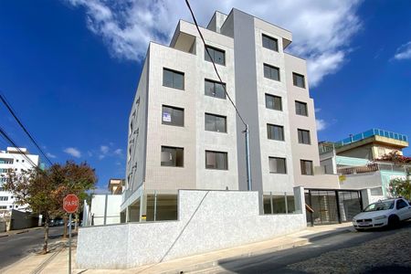 Apartamento à venda com 60m², 2 quartos e 2 vagas Apartamento à venda com 60m², 2 quartos e 2 vagasFachada