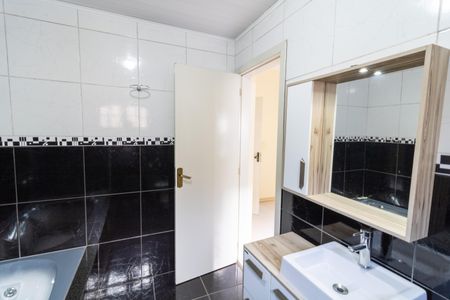 Casa à venda com 215m², 3 quartos e 2 vagasBanheiro da Suíte