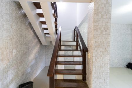 Casa à venda com 215m², 3 quartos e 2 vagasSala