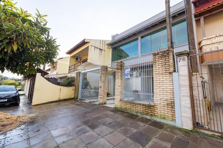 Casa à venda com 215m², 3 quartos e 2 vagasFachada