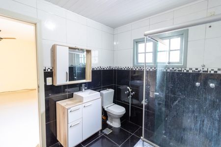 Casa à venda com 215m², 3 quartos e 2 vagasBanheiro da Suíte