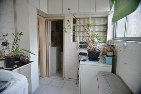 Apartamento à venda com 180m², 4 quartos e 1 vagaÁrea de Serviço