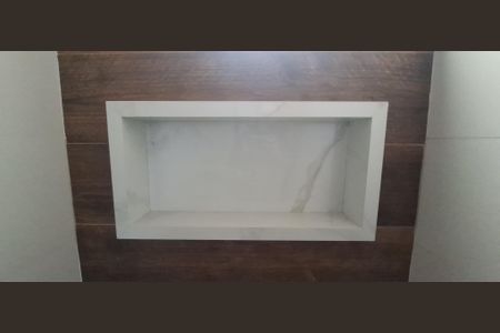 Apartamento à venda com 46m², 2 quartos e 1 vaga Apartamento à venda com 46m², 2 quartos e 1 vagaBanheiro Varanda Quarto 1 suíte