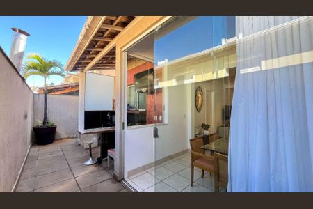 Casa à venda com 110m², 3 quartos e 2 vagas