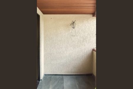 Apartamento à venda com 74m², 3 quartos e 2 vagas Apartamento à venda com 74m², 3 quartos e 2 vagasVaranda
