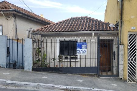 Casa à venda com 120m², 3 quartos e sem vaga Casa à venda com 120m², 3 quartos e sem vagaFachada