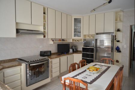 Casa à venda com 171m², 3 quartos e 2 vagasCozinha