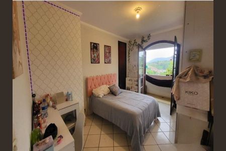 Casa à venda com 3 quartos, 250m² em Vila Santos, São Paulo