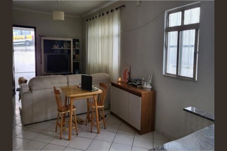 Casa à venda com 3 quartos, 250m² em Vila Santos, São Paulo