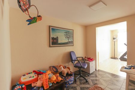 Casa para alugar com 450m², 4 quartos e 5 vagas Casa para alugar com 450m², 4 quartos e 5 vagasSala