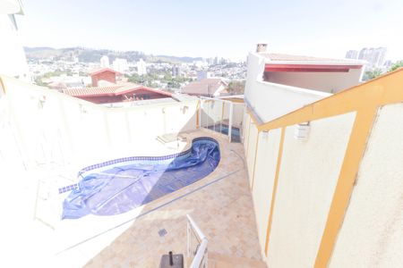 Casa para alugar com 450m², 4 quartos e 5 vagas Casa para alugar com 450m², 4 quartos e 5 vagasÀrea Externa