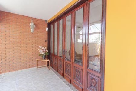 Casa para alugar com 450m², 4 quartos e 5 vagas Casa para alugar com 450m², 4 quartos e 5 vagasÀrea Externa