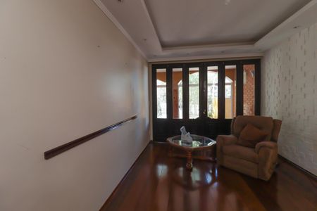 Casa para alugar com 450m², 4 quartos e 5 vagas Casa para alugar com 450m², 4 quartos e 5 vagasSala