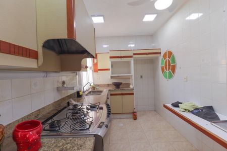 Casa para alugar com 450m², 4 quartos e 5 vagas Casa para alugar com 450m², 4 quartos e 5 vagasCozinha