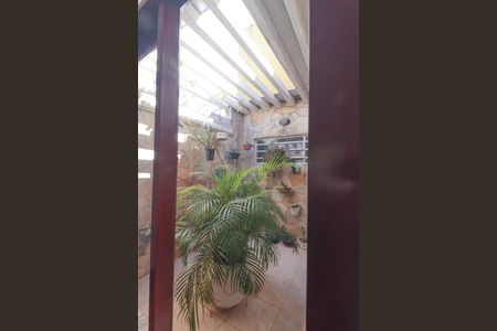 Casa para alugar com 450m², 4 quartos e 5 vagas Casa para alugar com 450m², 4 quartos e 5 vagasSala