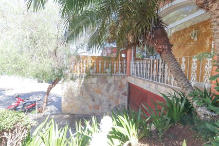 Casa para alugar com 450m², 4 quartos e 5 vagas Casa para alugar com 450m², 4 quartos e 5 vagasÀrea Externa