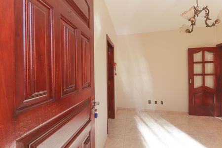 Casa para alugar com 450m², 4 quartos e 5 vagas Casa para alugar com 450m², 4 quartos e 5 vagasQuarto 1