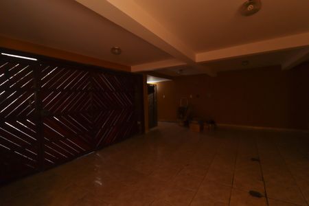 Casa para alugar com 450m², 4 quartos e 5 vagas Casa para alugar com 450m², 4 quartos e 5 vagasGaragem