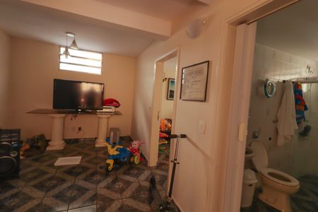 Casa para alugar com 450m², 4 quartos e 5 vagas Casa para alugar com 450m², 4 quartos e 5 vagasSaleta