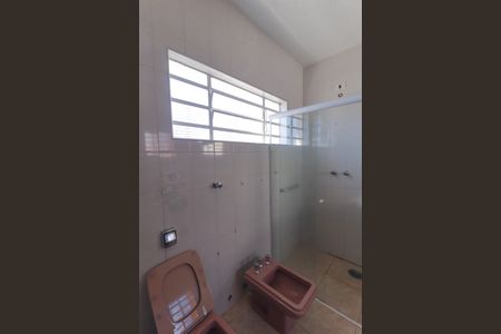 Casa para alugar com 450m², 4 quartos e 5 vagas Casa para alugar com 450m², 4 quartos e 5 vagasBanheiro da Suíte