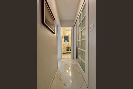 Apartamento à venda com 115m², 3 quartos e 1 vaga Apartamento à venda com 115m², 3 quartos e 1 vagaBanheiro social - corredor
