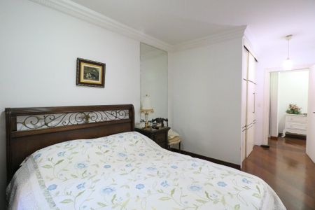 Apartamento à venda com 177m², 3 quartos e 2 vagas Apartamento à venda com 177m², 3 quartos e 2 vagasSuíte