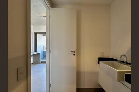 Studio para alugar com 23m², 0 quarto e sem vaga Studio para alugar com 23m², 0 quarto e sem vagaBanheiro