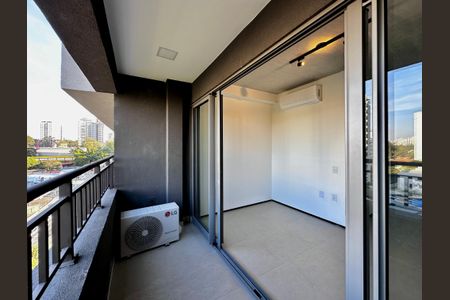 Studio para alugar com 23m², 0 quarto e sem vaga Studio para alugar com 23m², 0 quarto e sem vagaSacada